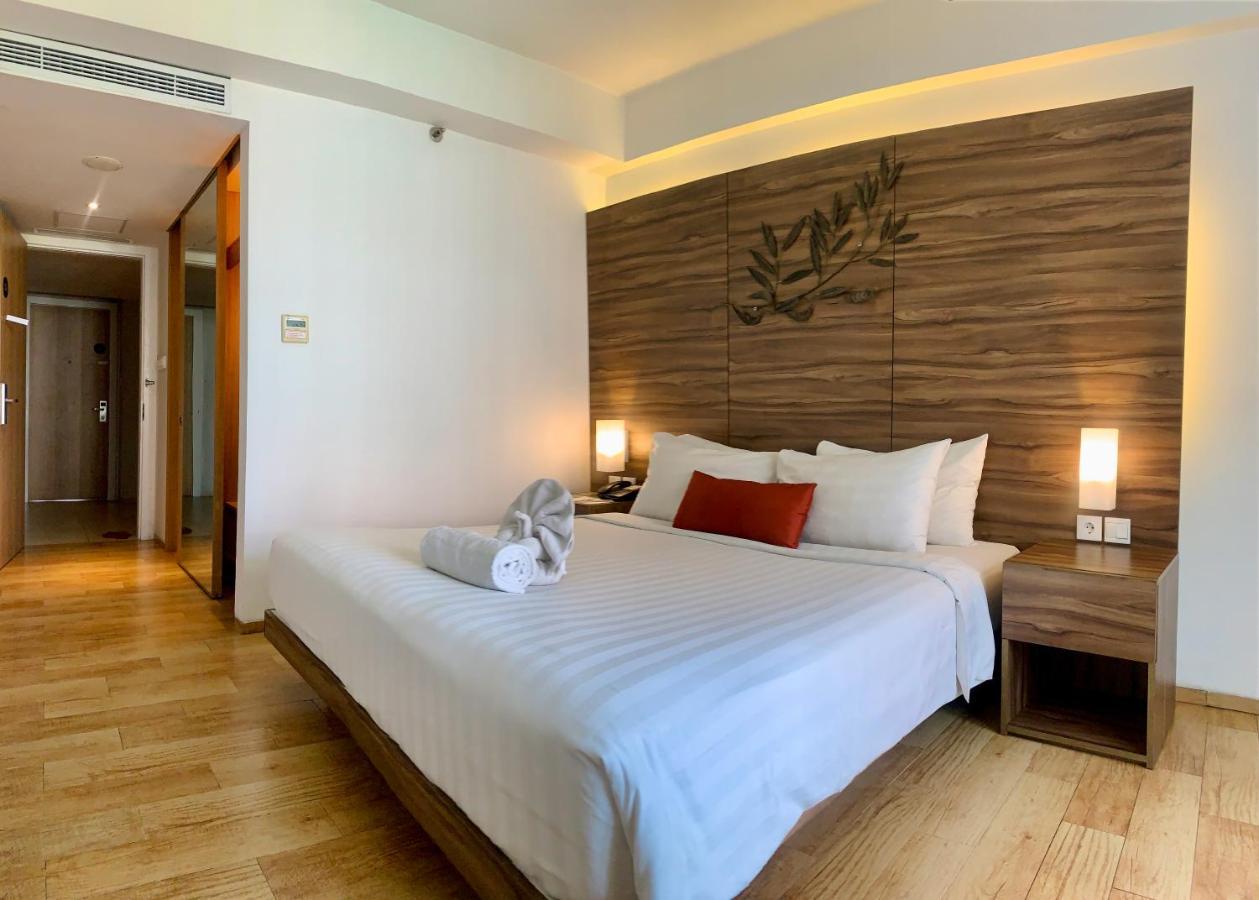 Grand Zuri Kuta Bali Hotel Exterior photo