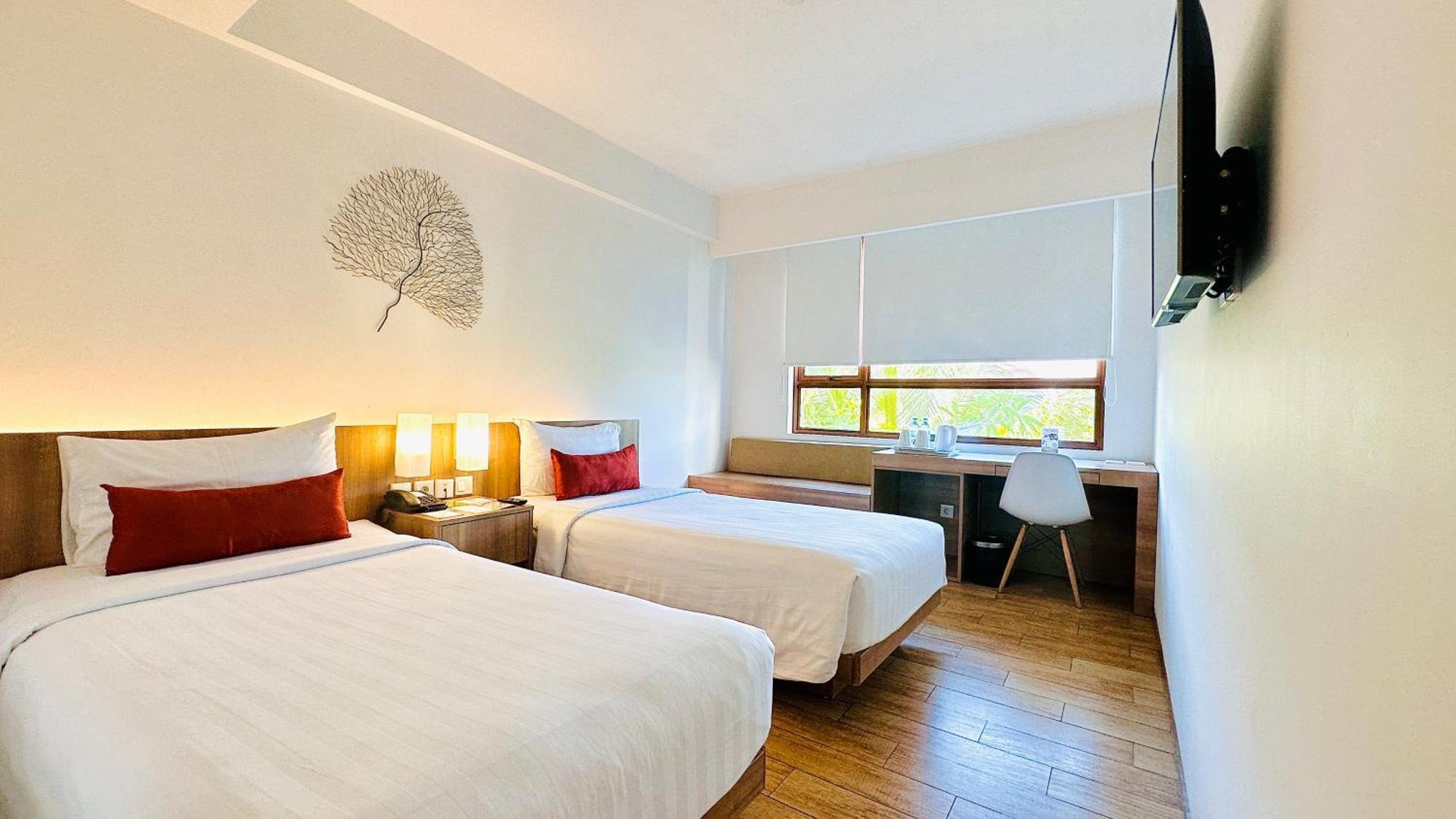 Grand Zuri Kuta Bali Hotel Exterior photo
