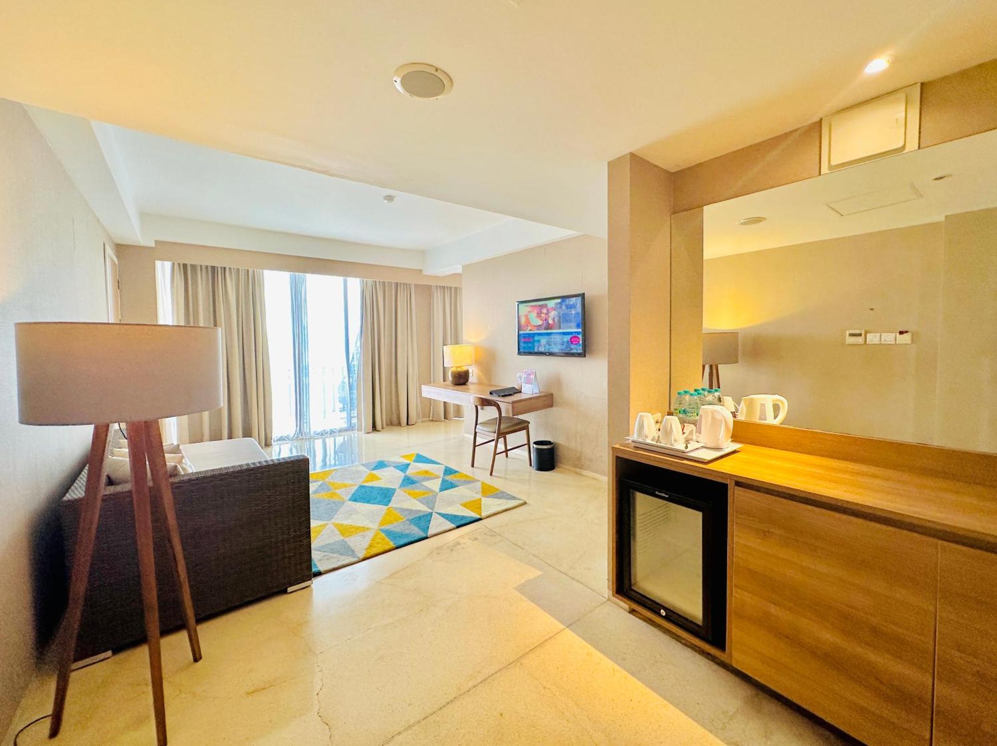 Grand Zuri Kuta Bali Hotel Exterior photo